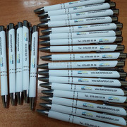 ручки з лого